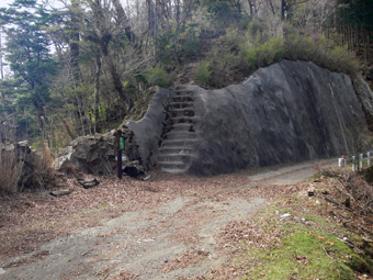 登山口