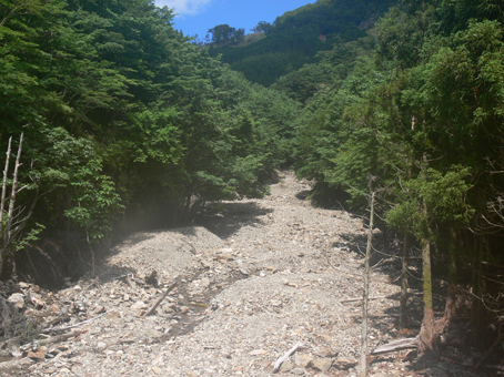 登山口