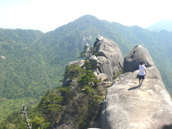 岩峰