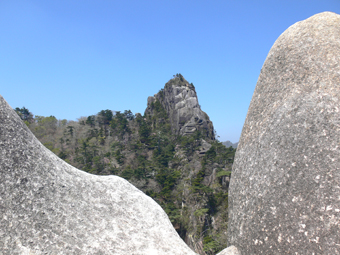 岩峰